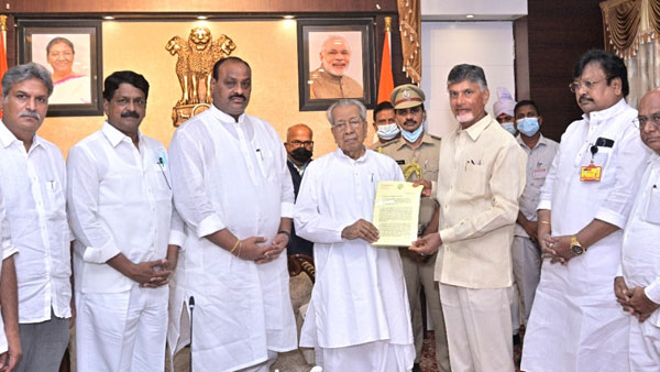  గవర్నర్ ను కలిసిన తెలుగుదేశం