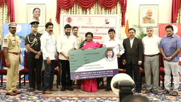 ఆ సమయంలో బ్లడ్ బ్యాంక్ ప్రారంభించా