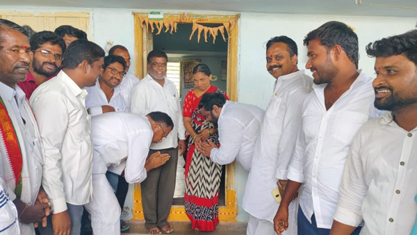 కరపత్రం లో స్థానిక సమస్యలను ప్రస్తావించిన కాంగ్రెస్