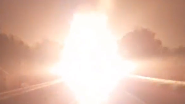 Prakasam district fire accident: short circuit in gas cylinders lorry, road destruction!! Prakasam district fire accident: short circuit in gas cylinders lorry, road destruction!!