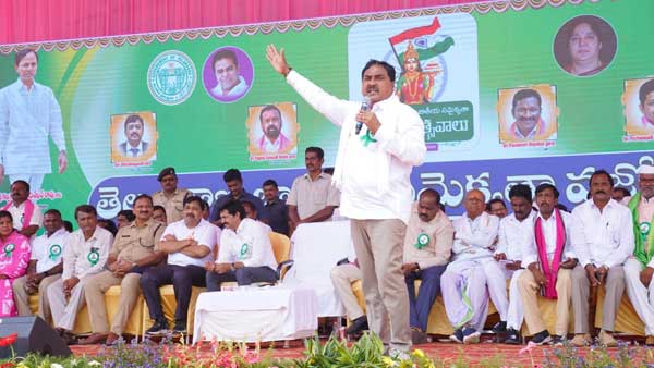 తెలంగాణా ప్రజల మధ్య మత విద్వేషాలు రెచ్చగొట్టే కుట్రలు చేస్తున్నారు