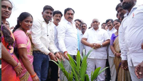 అభివృద్ధి, సంక్షేమాల్లో దేశానికే ఆదర్శంగా మన రాష్ట్రం.. కేసీఆర్ గొప్ప దార్శనికుడన్న మంత్రి ఎర్రబెల్లి అభివృద్ధి, సంక్షేమాల్లో దేశానికే ఆదర్శంగా మన రాష్ట్రం.. కేసీఆర్ గొప్ప దార్శనికుడన్న మంత్రి ఎర్రబెల్లి