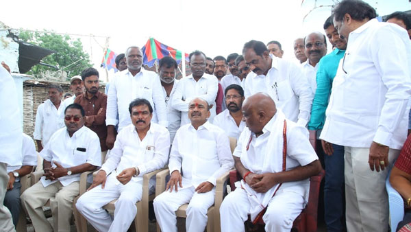  రైతులను డిఫాల్లర్లను చేస్తున్న సీఎం..