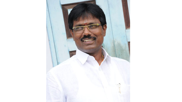 పార్టీకి దూరం.. పార్టీకి దూరం..