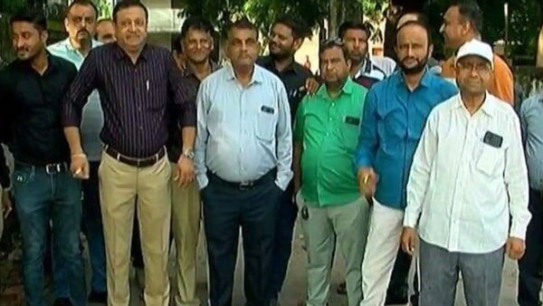 పాత పెన్షన్ విధానం పునరిద్దరించాలంటూ