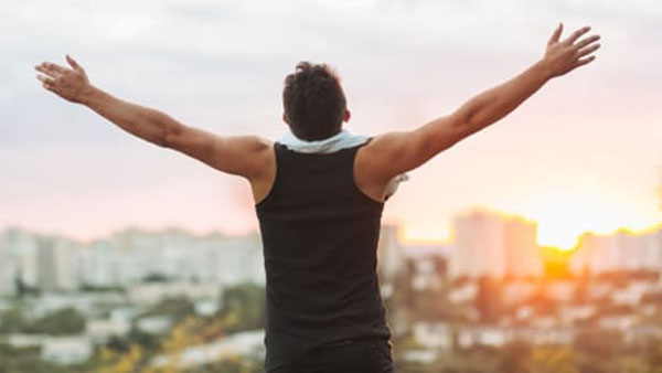  సానుకూల మనస్తత్వం కలిగి ఉండాలి