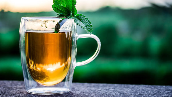 శరీరం నుంచి టాక్సిన్లను బయటకు పంపించడంలో హెర్బల్ టీల పాత్ర గణనీయం