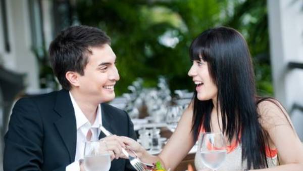  ఒకే ప్లేటులో భోజనం మంచిది కాదంటున్న వాస్తు శాస్త్రం .. ఎందుకంటే