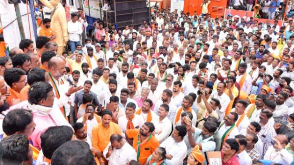  బీజేపీకి అధికారమివ్వండి.. డంపింగ్ యార్డ్ సమస్య వెంటనే పరిష్కరిస్తామన్న బండి సంజయ్