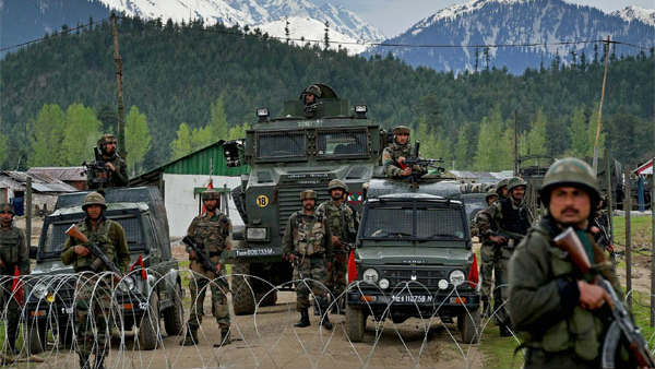 ఇద్దరు హిజ్బుల్ ముజాహిద్దీన్ కు చెందిన ఉగ్రవాదులు హతం 