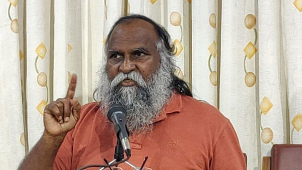  రాజకీయ వ్యభిచారి అనడం తగదు..