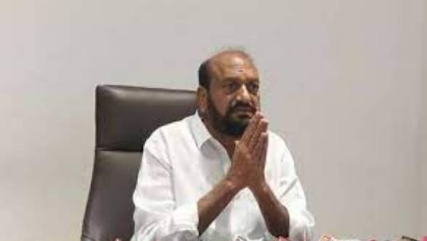 తాడిపత్రిలో టీడీపీ కౌన్సిలర్లపై దాడులు .. జేసీ ప్రభాకర్ రెడ్డి ఆధ్వర్యంలో ధర్నా తాడిపత్రిలో టీడీపీ కౌన్సిలర్లపై దాడులు .. జేసీ ప్రభాకర్ రెడ్డి ఆధ్వర్యంలో ధర్నా