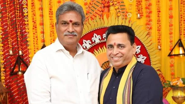 సునీల్ ఇంటికి.. సునీల్ ఇంటికి..