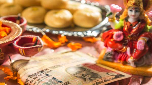  స్నానం చేయకుండా డబ్బు ముట్టుకుంటే జరిగేది ఇదే