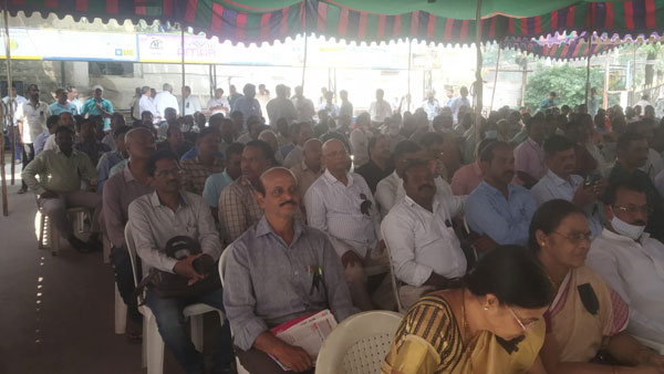 మేనేజ్‌మెంట్ దిగి రావాలి... చిన్నచూపు చూస్తే అంతే సంగతి...!