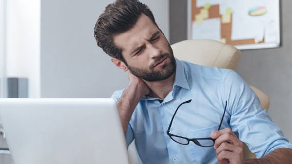 ఒత్తిడి వల్ల వచ్చే మెడ నొప్పిని ఎలా తగ్గించుకోవాలి అంటే ఒత్తిడి వల్ల వచ్చే మెడ నొప్పిని ఎలా తగ్గించుకోవాలి అంటే