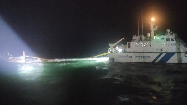 గుజరాత్ తీరంలో 40కిలోల హెరాయిన్ స్వాధీనం