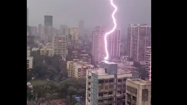 ట్రాక్‌లపై నీరు..