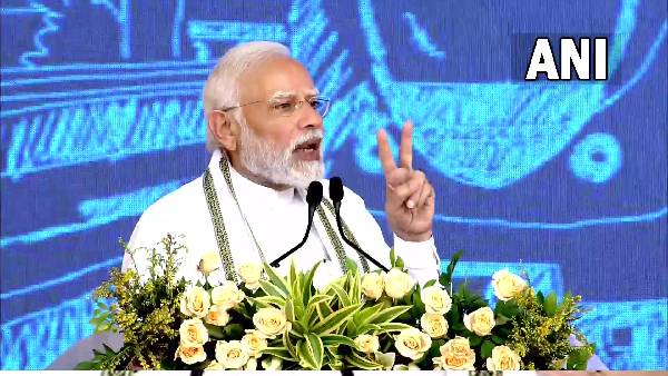 మూడు ఫ్రీక్వెన్సీల్లో..