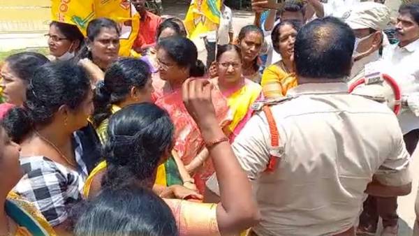  తోసుకున్న టీడీపీ నాయకులు, పోలీసులు
