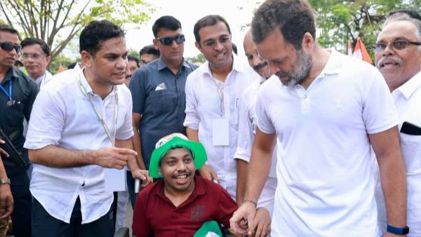 రాహుల్ గాంధీ వైపే..