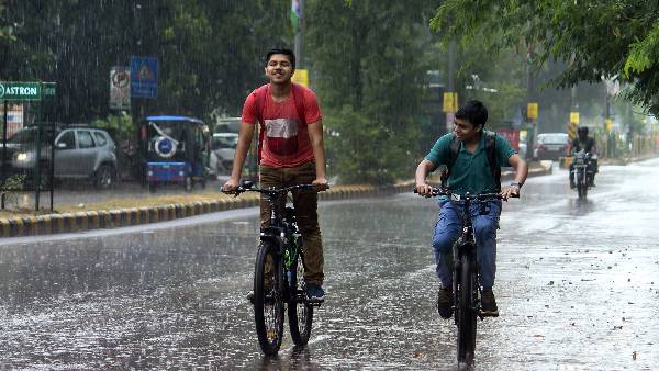 దేశ రాజధానిలోనూ వర్షాలు