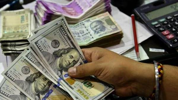 డాలర్ ఎందుకు బలపడుతోంది?