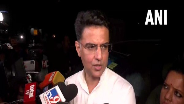 గెహ్లాట్ భేటీ అయిన గంటల వ్యవధిలోనే సోనియాతో సచిన్ పైలట్