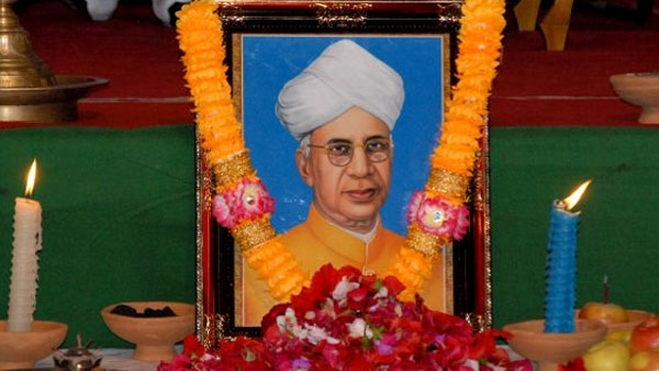 అజ్ఞానాన్ని పోగొట్టేవారే గురువు అజ్ఞానాన్ని పోగొట్టేవారే గురువు