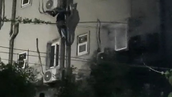 సంఘటనా స్థలంలో రెస్కూ ఆపరేషన్ పర్యవేక్షించిన మంత్రులు తలసాని, మహమూద్ అలీ 