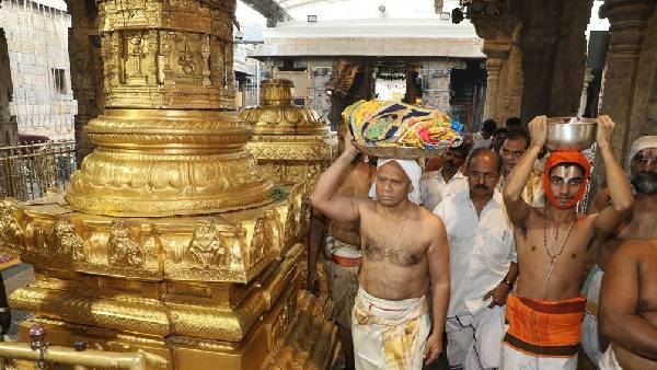 ఔషధాలతో తిరుమంజనం..