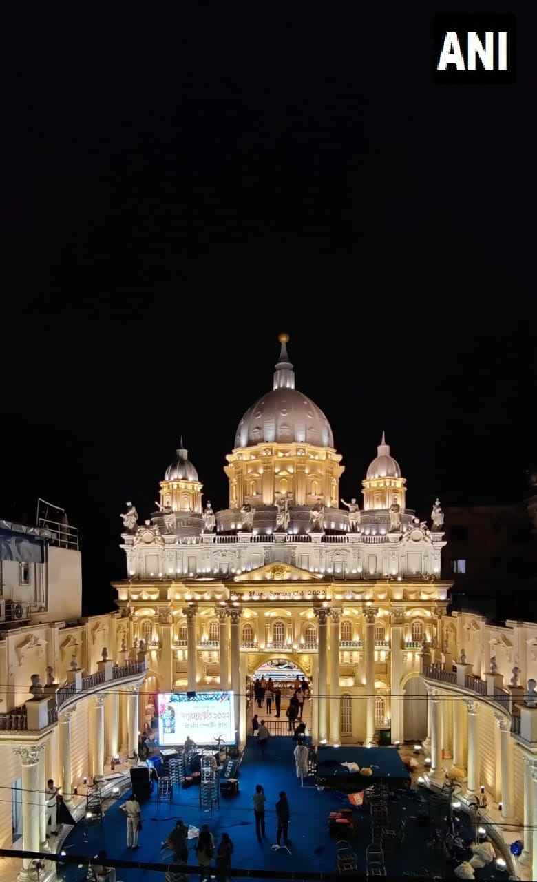 Dussehra 2022: Vatican City themed Durga puja pandal is built in Kolkata Dussehra 2022: Vatican City themed Durga puja pandal is built in Kolkata