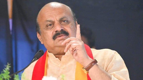 వీరకొట్టుడు.... దంచుకొట్టుడు వీరకొట్టుడు.... దంచుకొట్టుడు