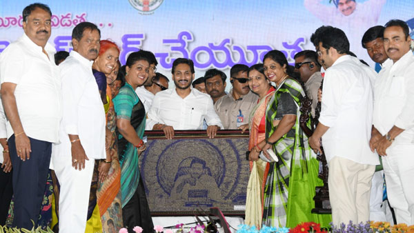 క్రమంగా ఫాలో అవుతున్న ప్రత్యర్ధులు