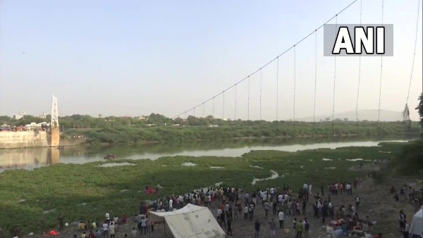 కేబుల్ బ్రిడ్జి కూలిన ఘటనలో 9 మంది అరెస్ట్