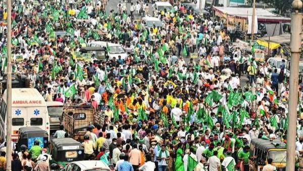  పశ్చిమ గోదావరి జిల్లాలో ఎంట్రీ..