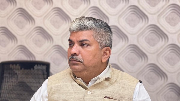 చేనేతలపై జీఎస్టీ వెయ్యటంతోనే రాజీనామా నిర్ణయం 