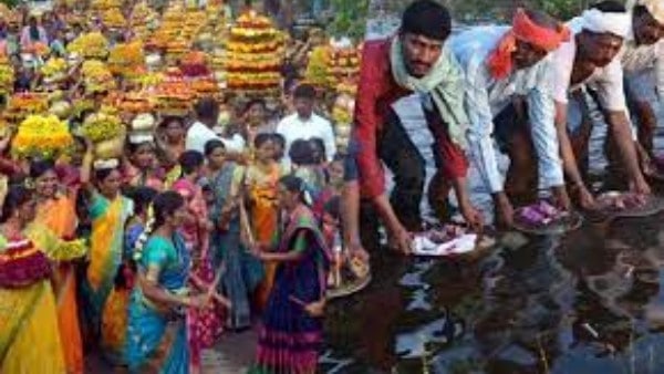 హన్మకొండ జిల్లా సీతంపేటలో బతుకమ్మ వేడుకలు రేపటి నుండి హన్మకొండ జిల్లా సీతంపేటలో బతుకమ్మ వేడుకలు రేపటి నుండి