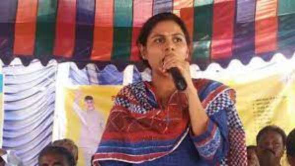  వివాదాల్లో చిక్కుకున్న అఖిలప్రియ?