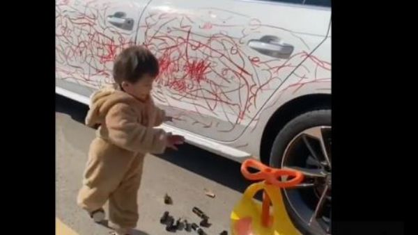 లిప్ స్టిక్‌తో ఇలా