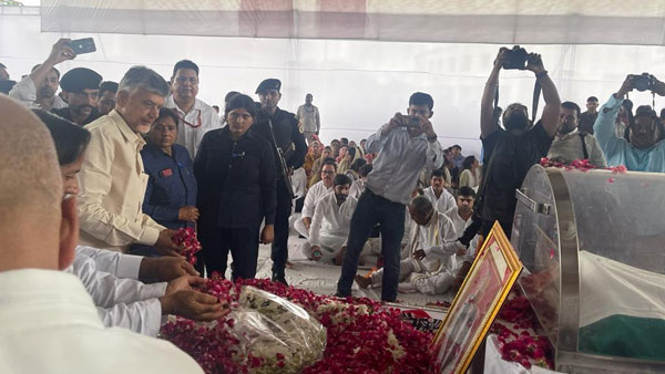 ఎంపీలు గైర్హాజర్..