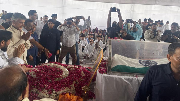 మాజీమంత్రులపై..