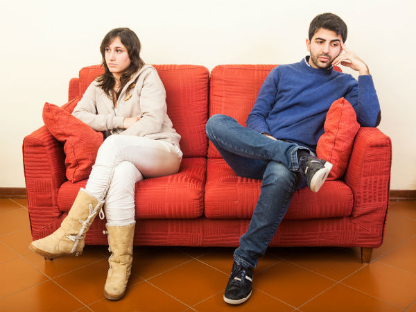  పడకగదిలో ఇవి ఉంటే ప్రతికూల ఫలితం 