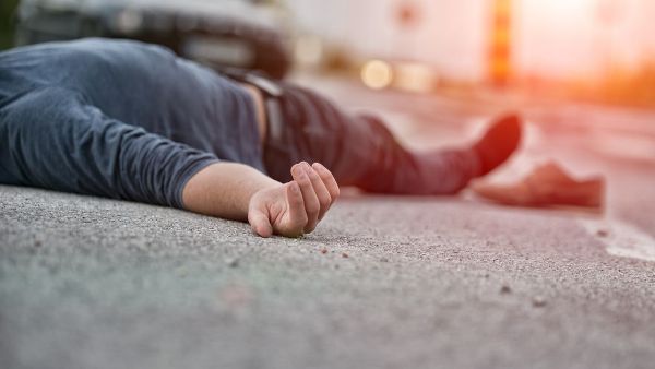 హత్య చేసి ఎస్కేప్ అయిన సోదరులు హత్య చేసి ఎస్కేప్ అయిన సోదరులు