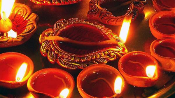 దీపావళి నాడు రంగోలీలు, బహుమతుల విషయంలో జాగ్రత్త