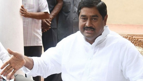 చంద్రబాబు వద్దని చెబితే ఎలా చంద్రబాబు వద్దని చెబితే ఎలా