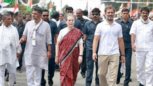  సోనియా గాంధీ, రాహుల్ గాంధీ వంతు అయిపోయింది