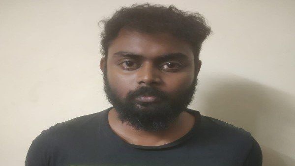  ప్రియురాలి ఫ్లాట్ లో ప్రియుడు