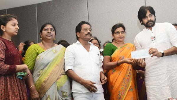 బలప్రదర్శనలతో టెన్షన్ బలప్రదర్శనలతో టెన్షన్
