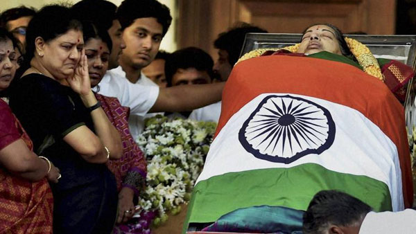 విదేశాలకు అవసరమా అన్న శశికళ?